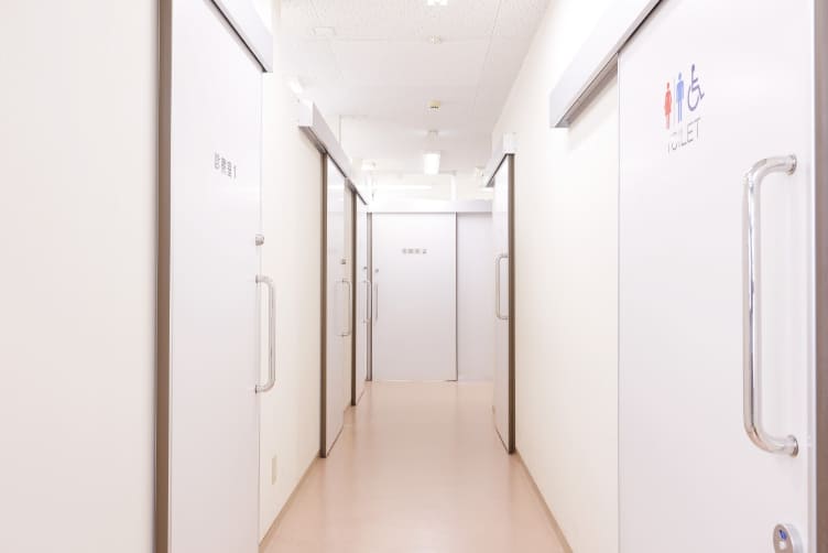 院内の廊下